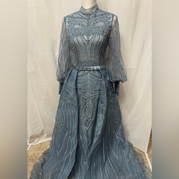 Elegant Blue Gray Evening Gown - Picture 6 of 9